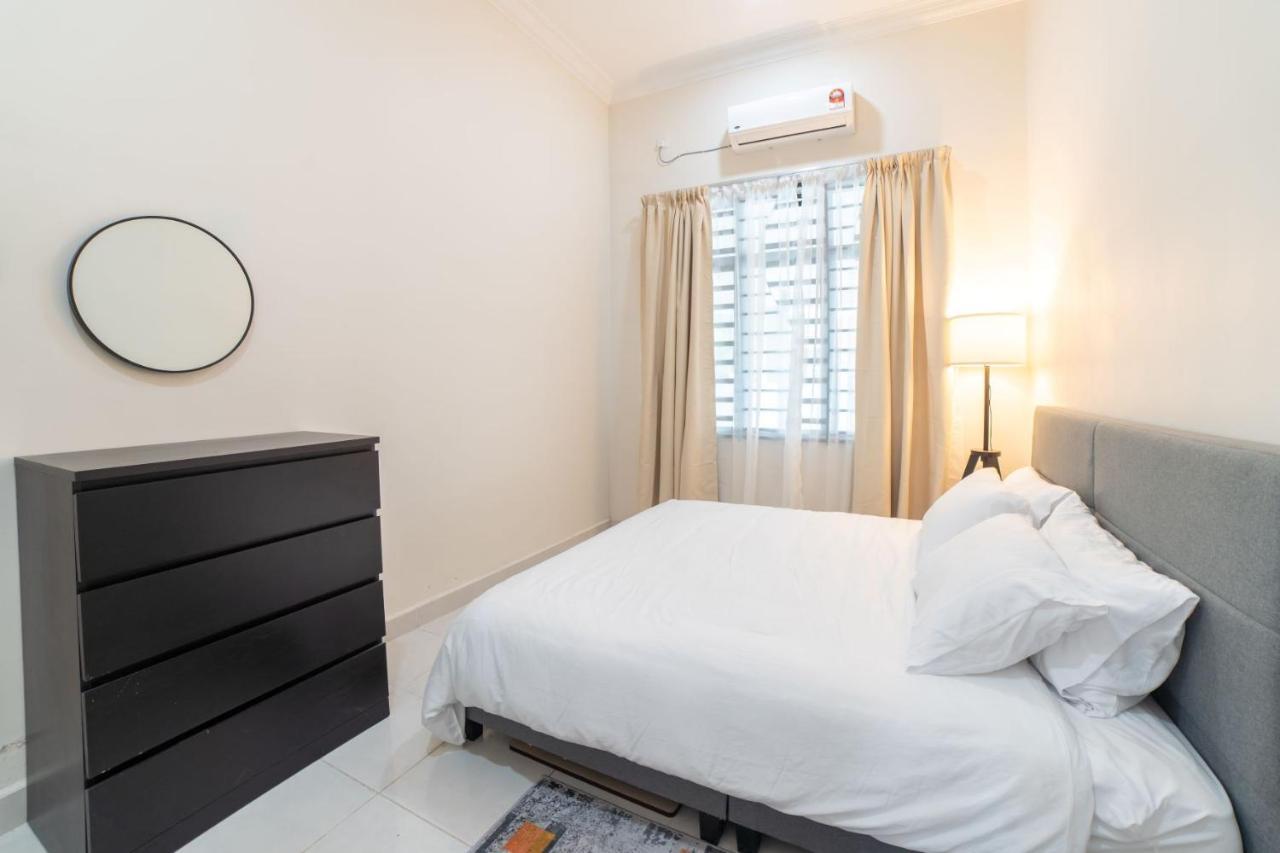 Hilmera Guesthouse Kuantan Buitenkant foto