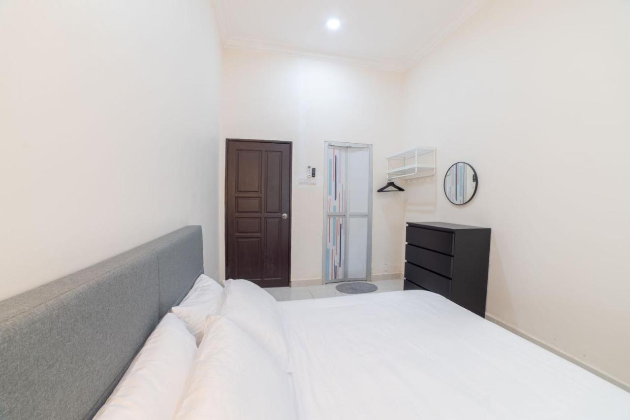 Hilmera Guesthouse Kuantan Buitenkant foto